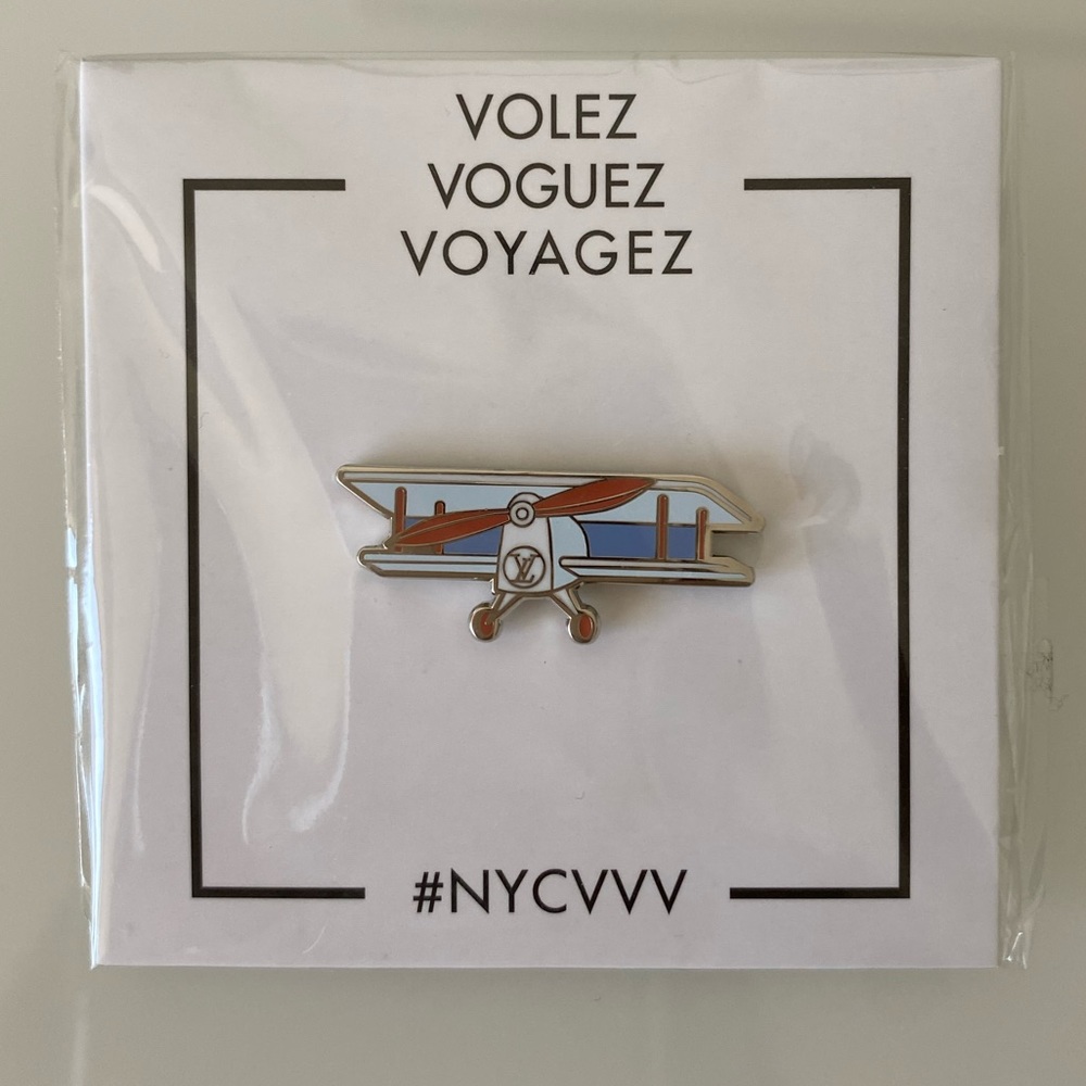 Rare Louis Vuitton Pin from NYCVVV Exhibit Pin - Picture 4 of 5